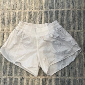 white lululemon hotty hot shorts